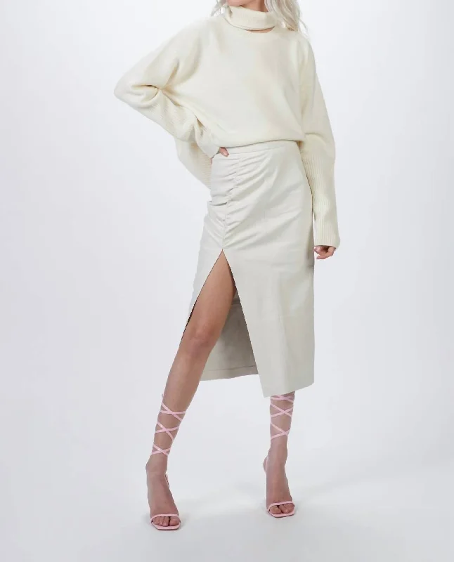 Cashmere Turtleneck Jumper In Off White